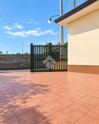 4 LOCALI A SANT'AGATA LI BATTIATI