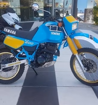 Yamaha Teneré 600 celeste