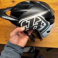 casco mtb Troy Lee Design