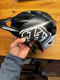 casco mtb Troy Lee Design