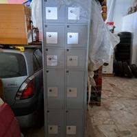 ARMADIETTI DA PALESTRA O PISCINA