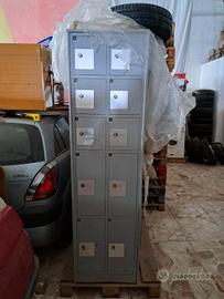 ARMADIETTI DA PALESTRA O PISCINA