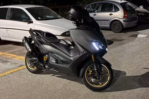 Tmax 560 techmax (2020)