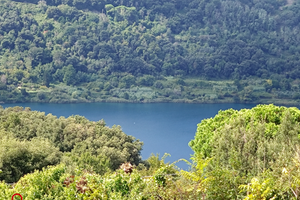 Terreno edificabile con casale