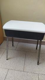 Sgabello porta lucidascarpe