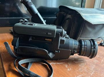 VIDEOCAMERA Sanyo 8mm Camcorder VM-RZ1P