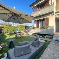 VILLA A SCHIERA A BRESCIA