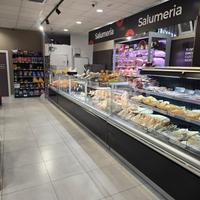 Supermercato nuovo e operativo-Cava de Tirr