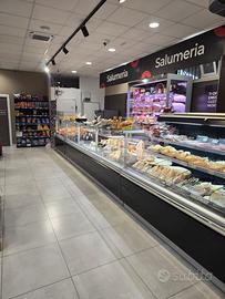 Supermercato nuovo e operativo-Cava de Tirr