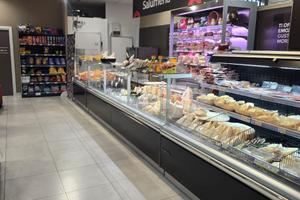 Supermercato nuovo e operativo-Cava de Tirr