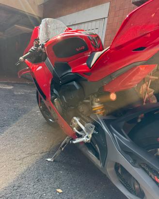Ducati Panigale v4