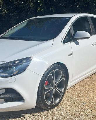 Opel astra 2.0 cdti 195 cv biturbo gasolio