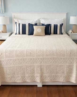 Copriletto matrimoniale fatto a mano all’uncinetto