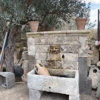 Antica Fontana In Pietra