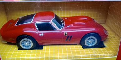 Modello Ferrari 250 GTO con Motore e Sound 1:38