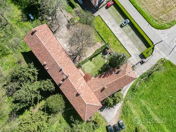 CASA SEMINDIPENDENTE A CASTELLO DI BRIANZA