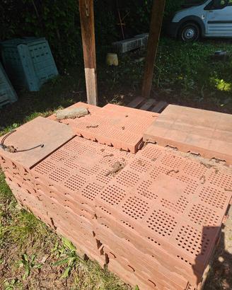 piastrelle plastica giardino 
