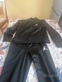 completo pantalone e casacca Nike Jordan 