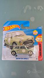 Hot Wheels Austin Mini Cooper S.