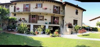 Casa indipendente di 324 m² con più di 5 locali e 