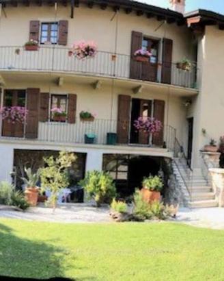 Casa indipendente di 324 m² con più di 5 locali e 