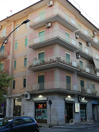 Camera arredata in centro