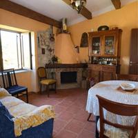 Bilocale ristrutturato con camino