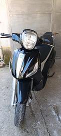 Beverly 350 Sport touring 2015