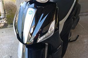 Beverly 350 Sport touring 2015