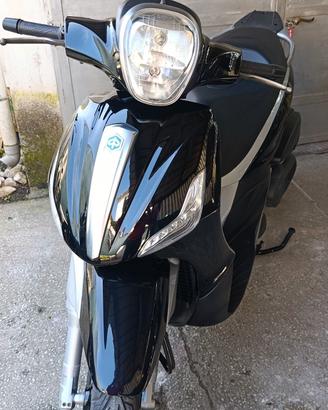 Beverly 350 Sport touring 2015