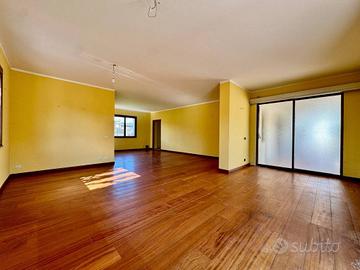 Appartamento di 255 m² con più di 5 locali a Borgo