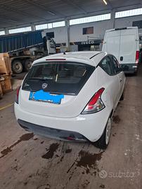 Ypsilon 1.2 benzina 