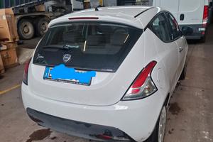 Ypsilon 1.2 benzina 