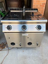 Cuocipasta professionale costruito con piano di la