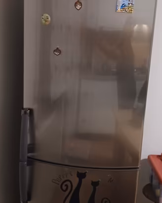cucina angolo cottura e  frigo 