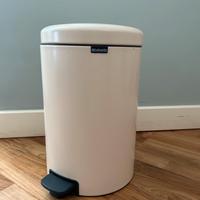 Pattumiera Brabantia colore Amande