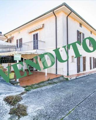 4 LOCALI A COLLI SUL VELINO