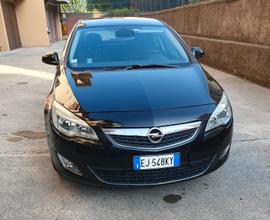 Opel Astra 1.4 100CV 5 porte Cosmo