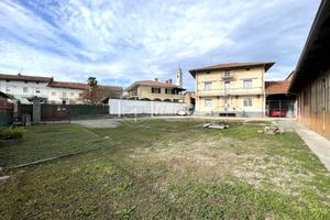 Casa indipendente a Strambino 8 locali