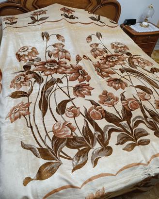 Coperta - copriletto beige in morbido velluto
