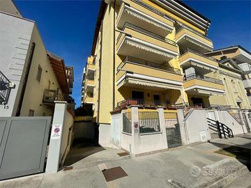 GARAGE IN ZONA CENTRALE