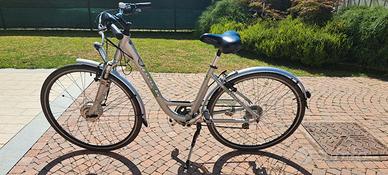 BICI ELETTRICA A PEDALATA ASSISTITA