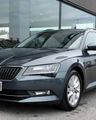 SKODA Superb 2.0 TDI 150CV DSG Wagon Style
