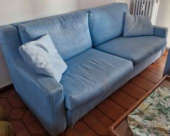 Divano azzurro