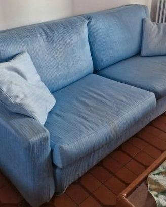 Divano azzurro