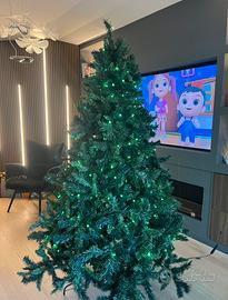 Albero di natale 2,5m. trattabile. rami smontabili