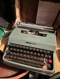 Macchina da  scrivere Olivetti