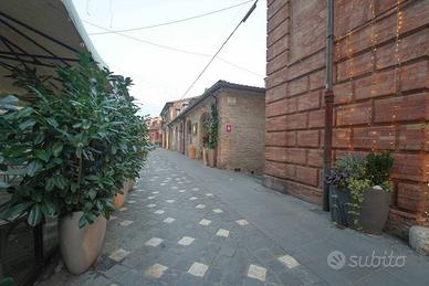 Attività / Licenza di 90 m² a Santarcangelo di Rom