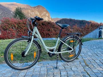 Bicicleta CUBE Ella 240 Lunar Salmon 24” 9-12 anni