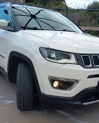  jeep Compass del 2018 bianco/nera